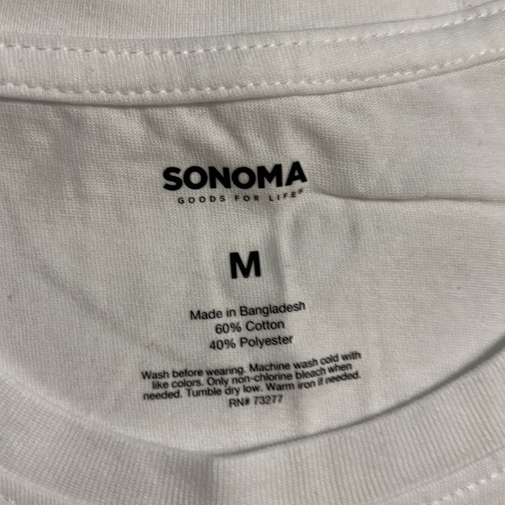 SONOMA Unisex White Christmas Tshirt - Picture 2 of 5